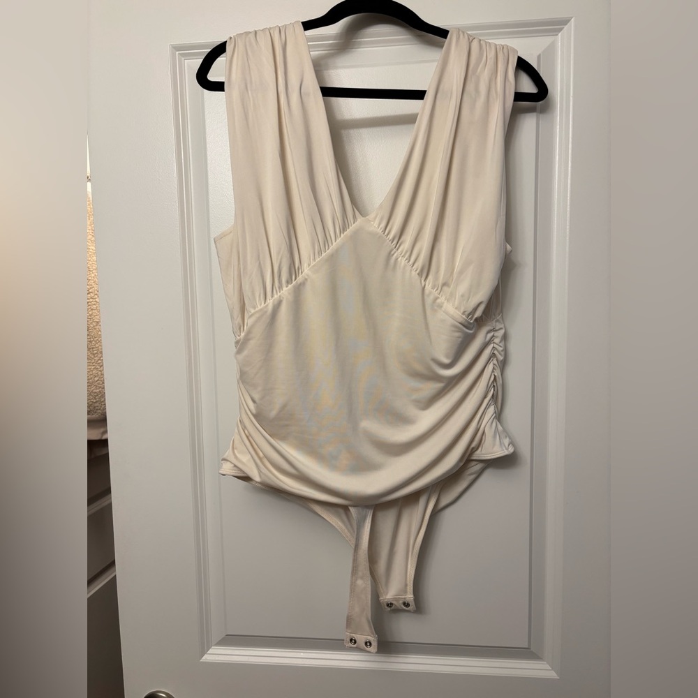 LIKE NEW Express Cream Deep V Body Contour bodysuit XL